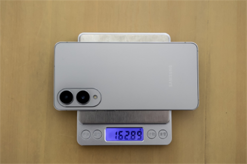 以轻薄为基准 三星Galaxy S25 Edge重构智能手机体验