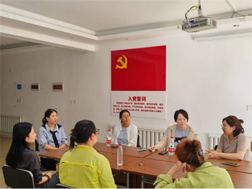 皇姑区明廉街道中海东社区开展心理赋能活动,倡导“因时而变”的亲子教育理念