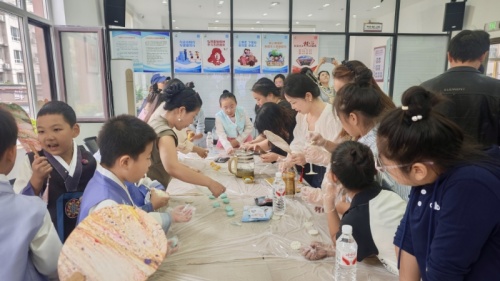 盛世华章庆国庆,月圆北韵迎中秋