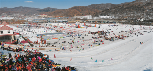 �����ִ�������Ȧ���ι����ذ���Ϯ 100��������·����������ѩʢ��