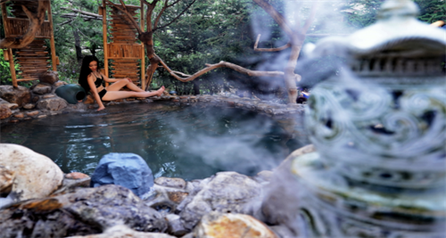 �����ִ�������Ȧ���ι����ذ���Ϯ 100��������·����������ѩʢ��