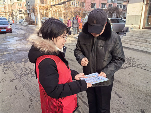 皇姑区明廉街道天山社区联合工会:志愿宣传“话”养犬 文明新风入万家