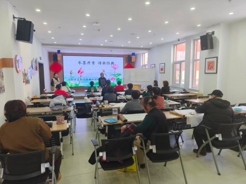 沈阳市皇姑区明廉街道明北社区联合工会开展“水墨丹青,传承经典”国画活动