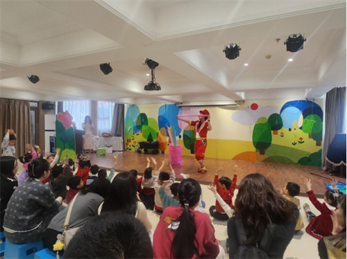 �ʹ��������ֵ��к�������Я��Ͻ���׶�԰������ӭ������Ȥ�������Ͷ���´�ͼ��