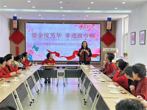 �̽������� �����½��� �����ʹ��������ֵ�����������չ���˹��ʸ�Ů����˿���������