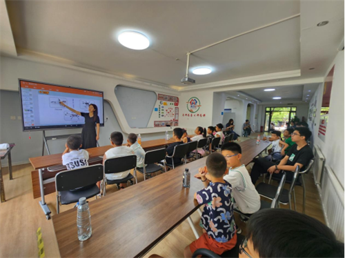 多彩课堂点亮缤纷暑假!明廉街道中海东社区开展暑期趣味课堂活动